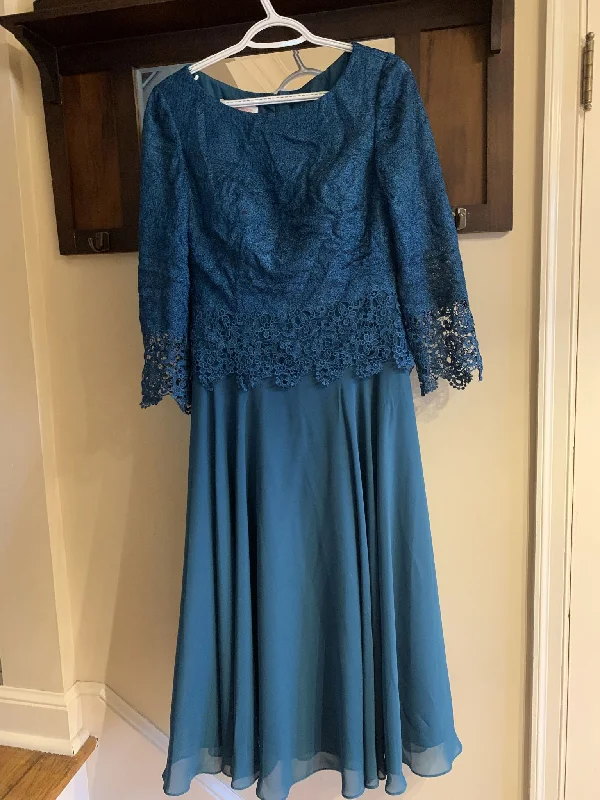 Other Peacock green lace over bodice w/ flowing chiffon Lace Midi Dress