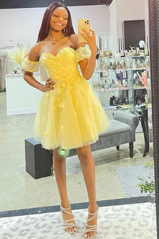 A-Line Sweetheart Yellow Tulle Homecoming Dress with Appliques Chic Tulle Dress